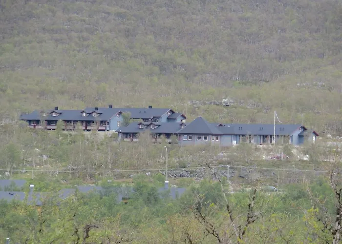 Arctic Polar Village ホリデーパーク キルピスヤルヴィ